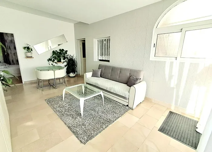 Apartman Eva *